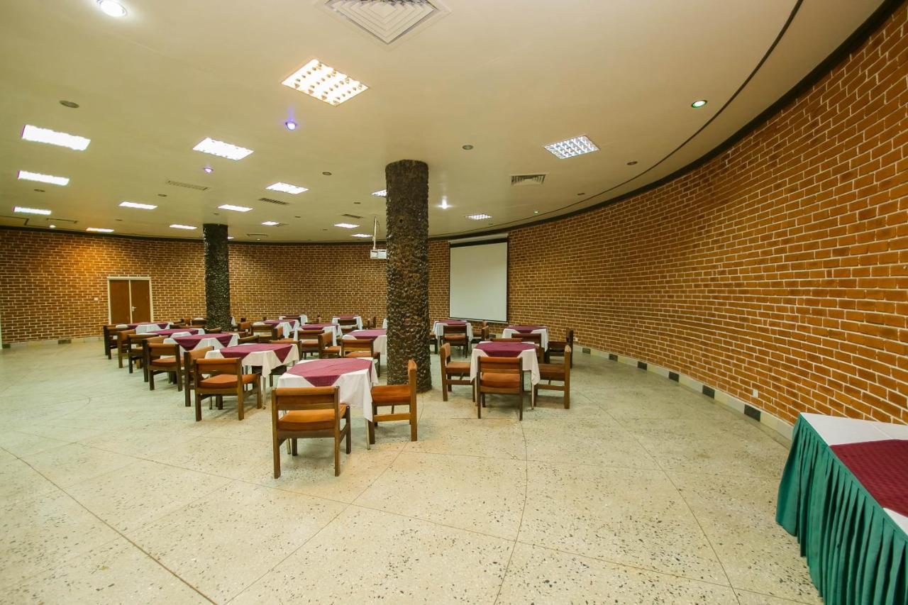 Green Hills Hotel Nyeri Exterior photo